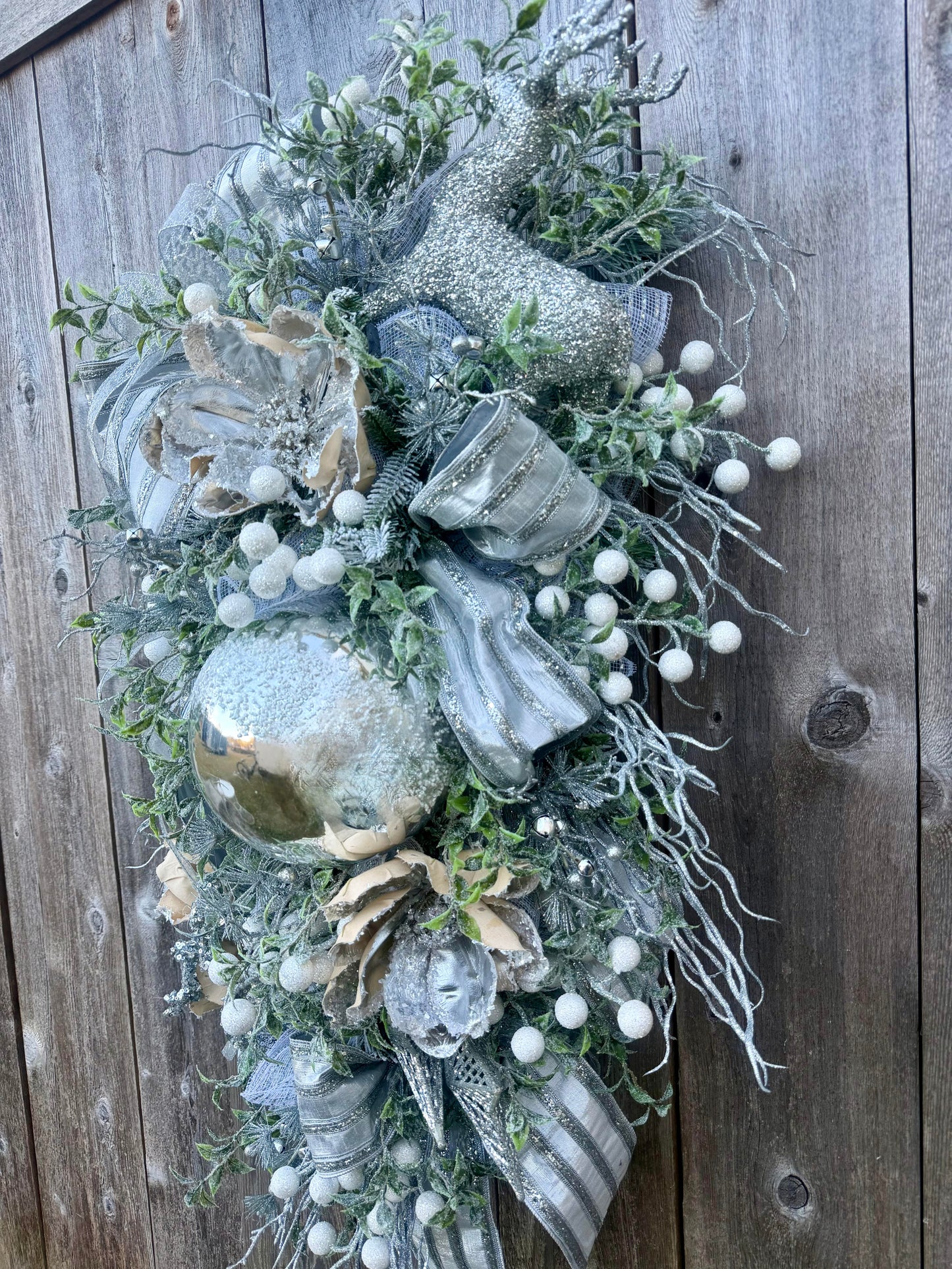 SILVER AND WHITE CHRISTMAS SWAG