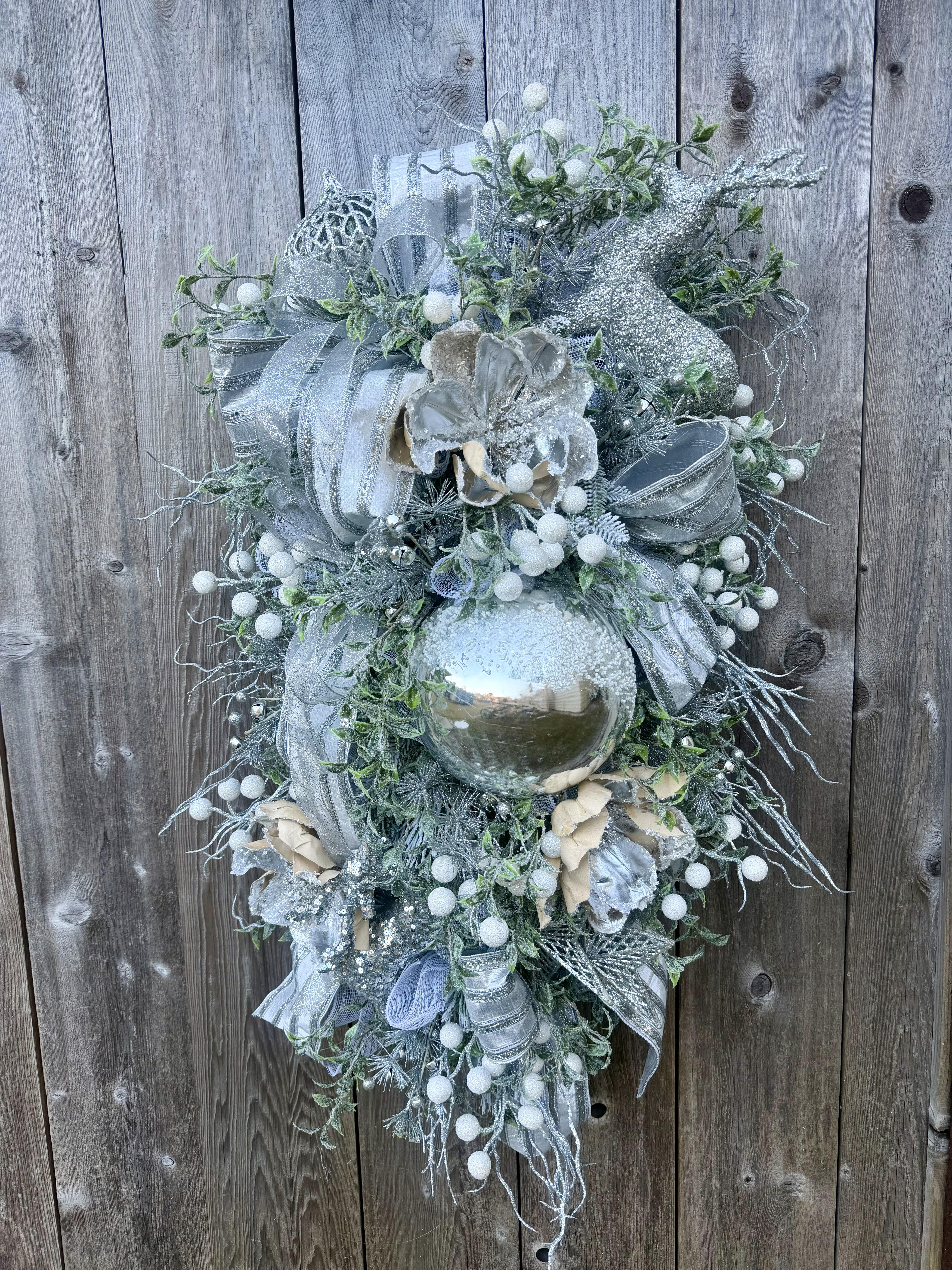ドライフラワー Christmas swag no.423 SILVER AND WHITE CHRISTMAS SWAG – Jam Designs and Supplies