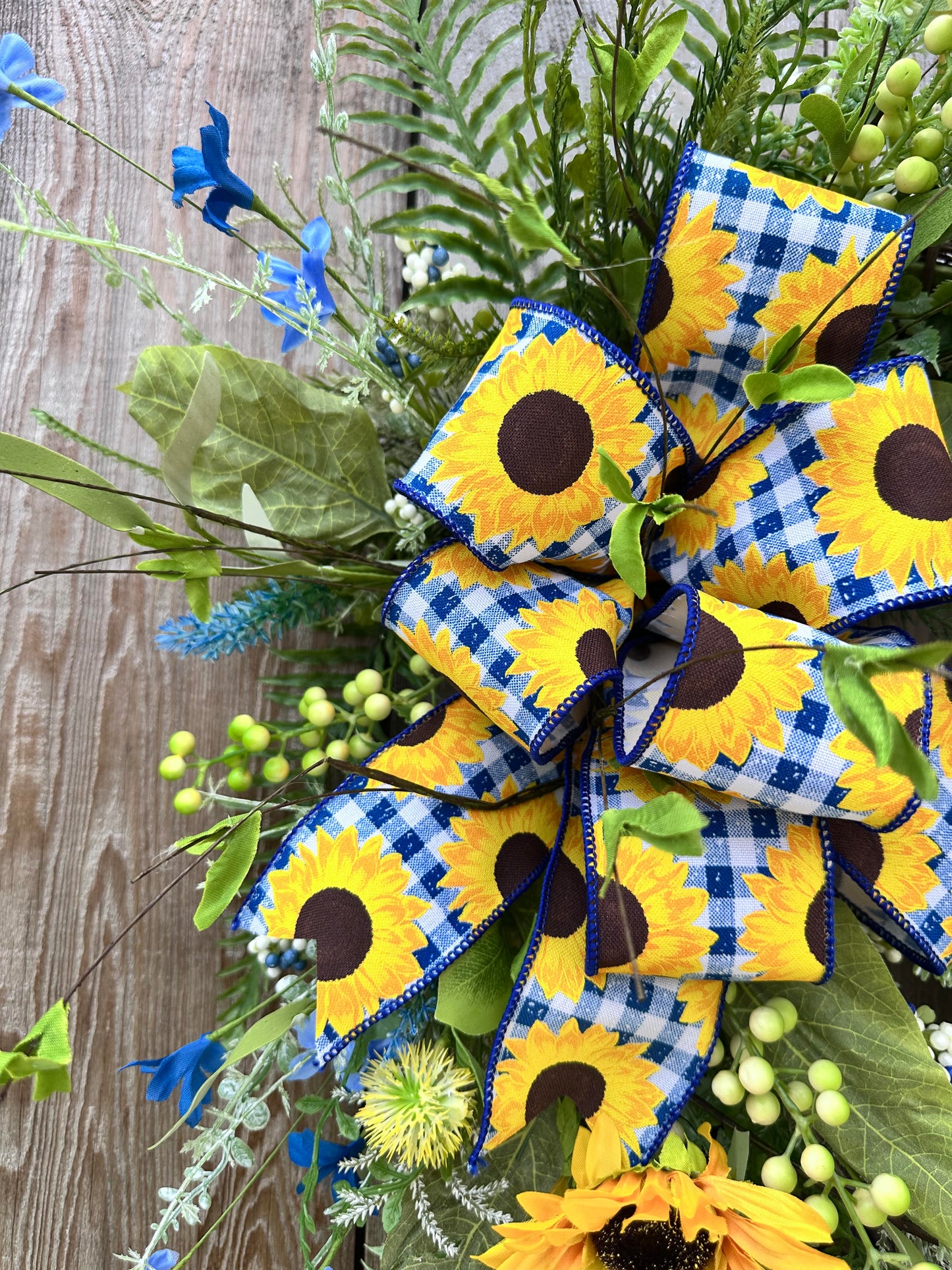 BLUE, WHITE, AND YELLOW SUNFLOWER WREATH